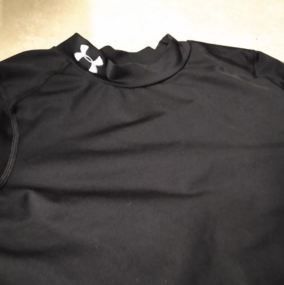 Under armour coldgear black youth XL long sleeve